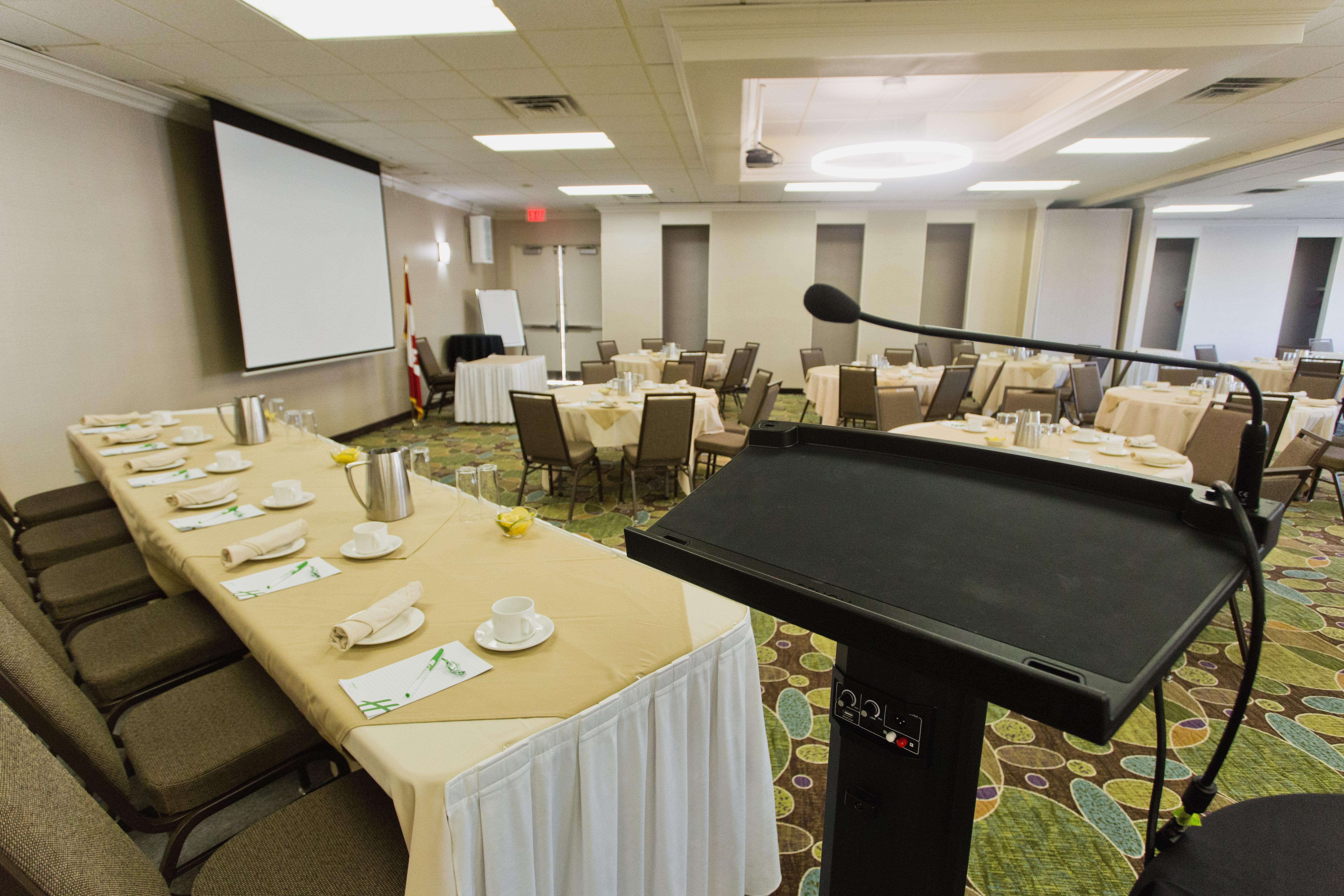 Holiday Inn Hotel Peterborough Waterfront By Ihg Exterior foto