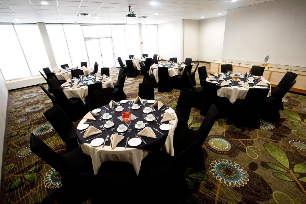 Holiday Inn Hotel Peterborough Waterfront By Ihg Exterior foto