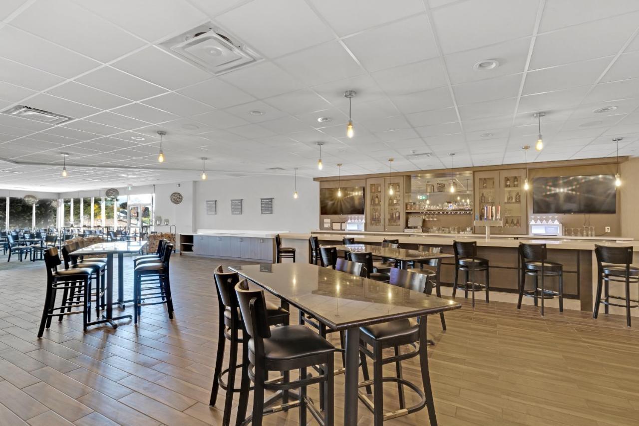 Holiday Inn Hotel Peterborough Waterfront By Ihg Exterior foto