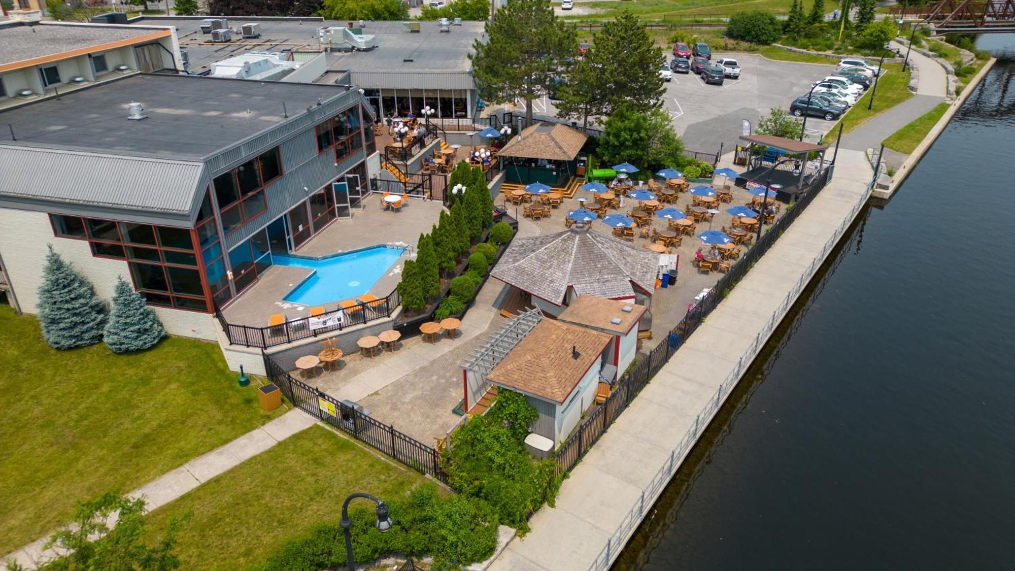 Holiday Inn Hotel Peterborough Waterfront By Ihg Exterior foto
