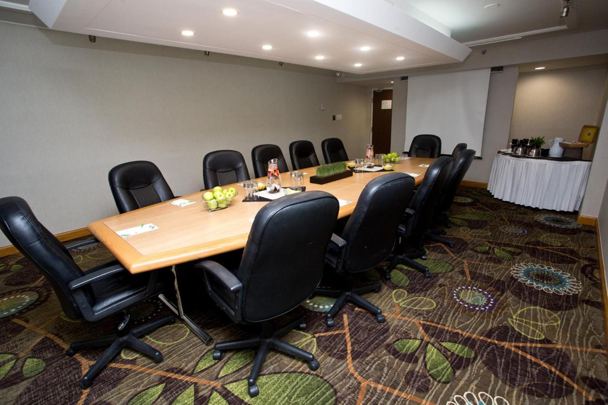 Holiday Inn Hotel Peterborough Waterfront By Ihg Exterior foto