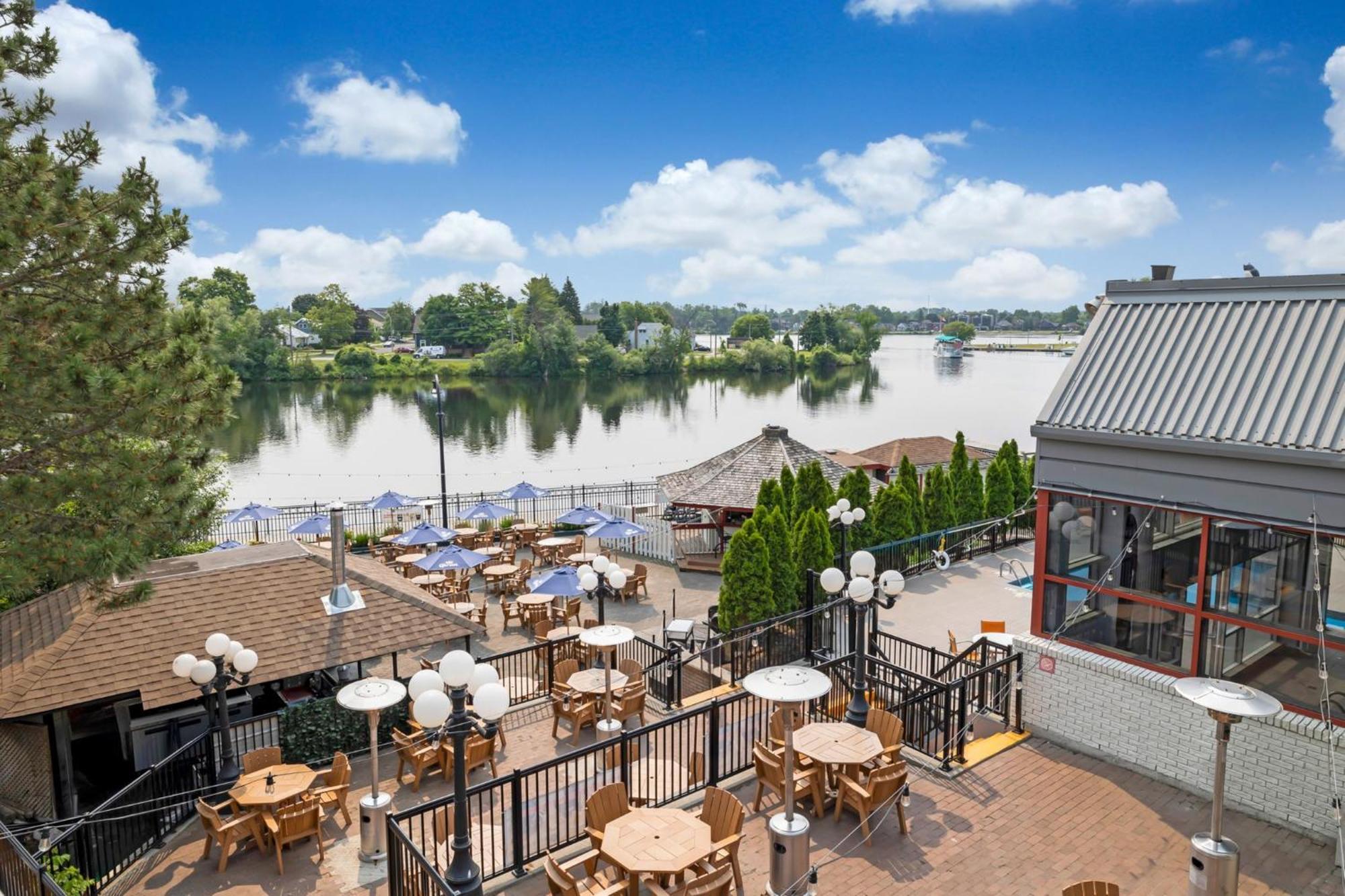 Holiday Inn Hotel Peterborough Waterfront By Ihg Exterior foto