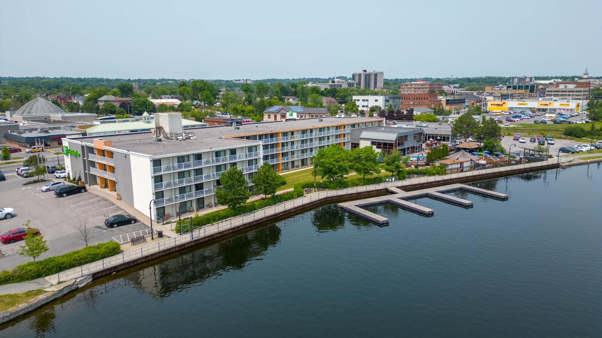 Holiday Inn Hotel Peterborough Waterfront By Ihg Exterior foto